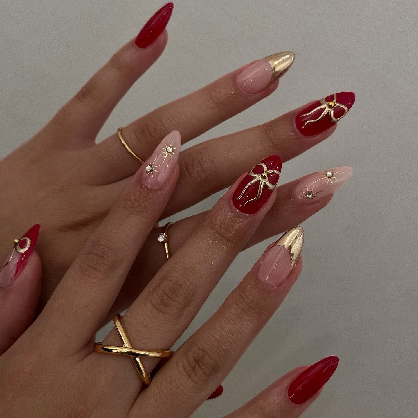 24 قطعة من الأظافر الاصطناعية  - مراجعة Nail Art Red وسعره