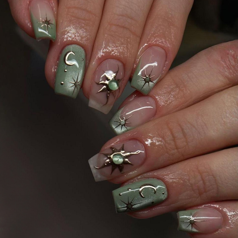 24 قطعة الأظافر وهمية الانتهاء - مراجعة Nail Art Red وسعره