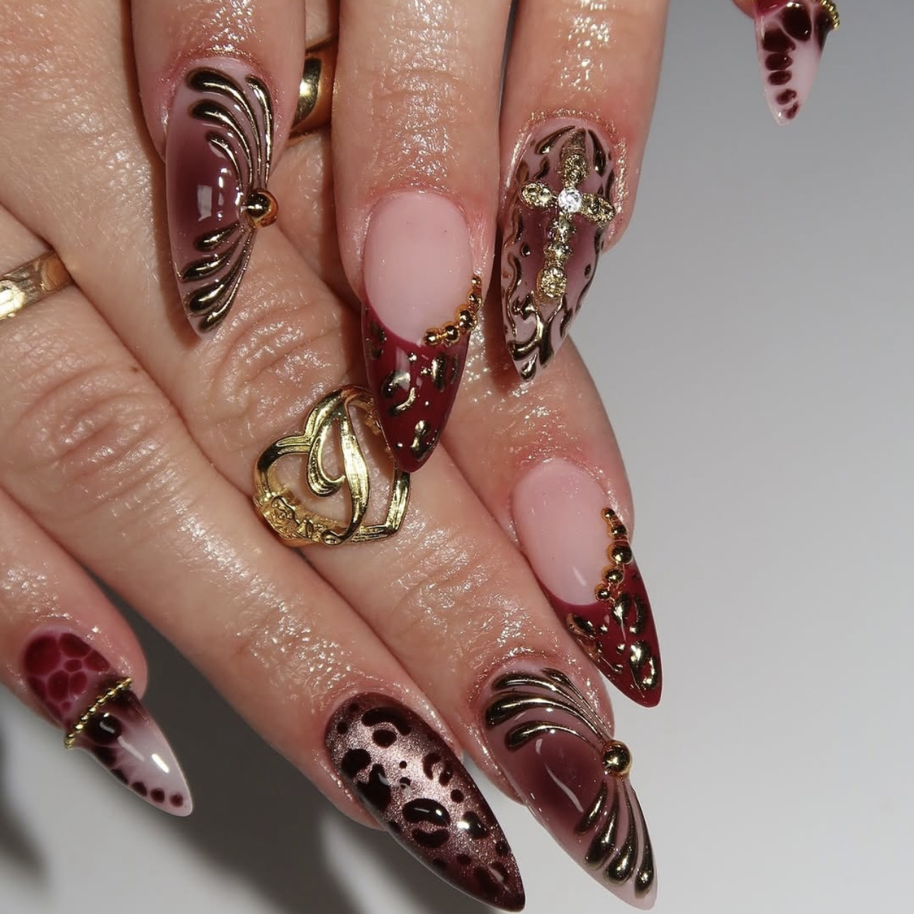 أظافر صناعية متدرجة اللون من ا - مراجعة Nail Art Red وسعره