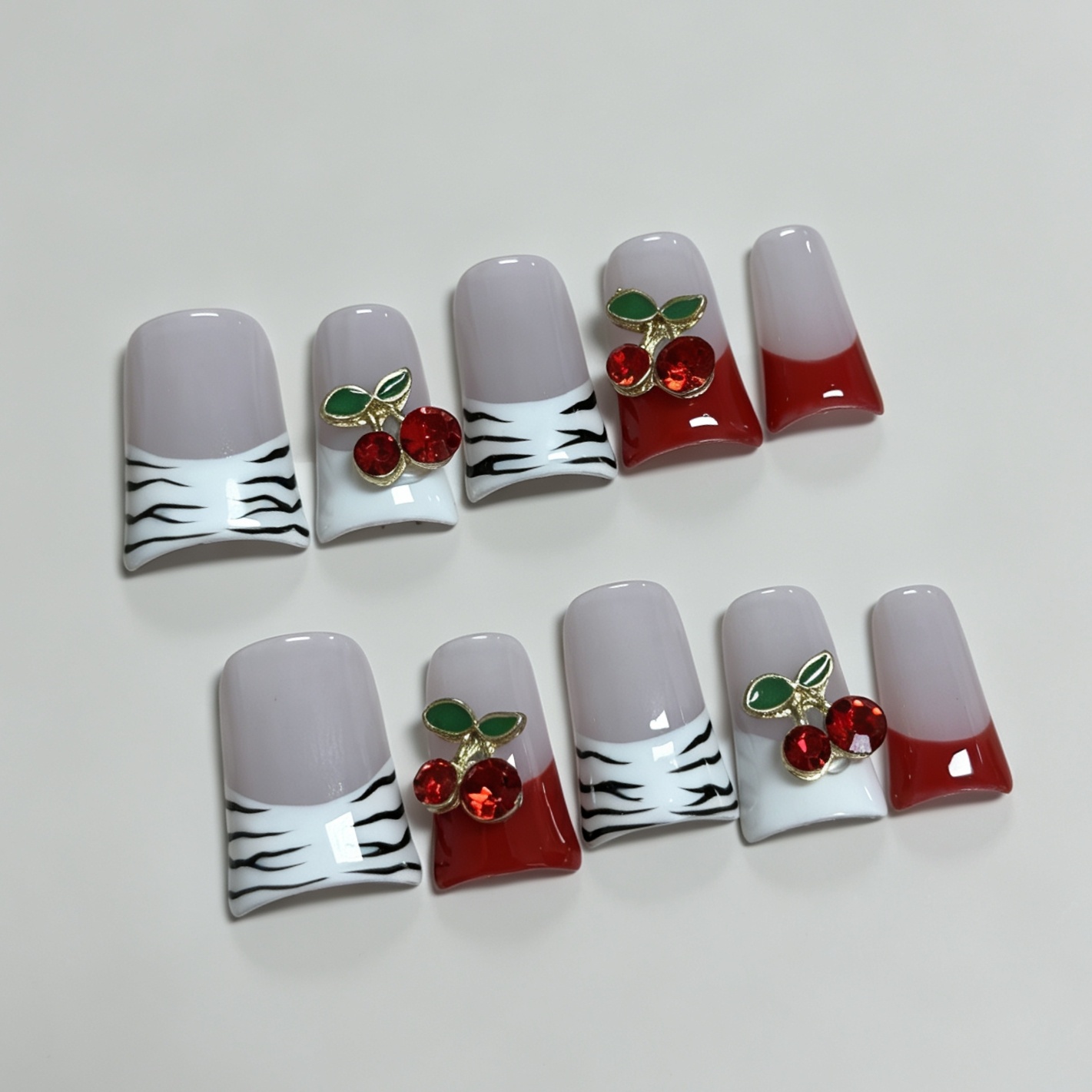 أظافر صناعية متوسطة الحجم مربع - مراجعة Nail Art Red وسعره