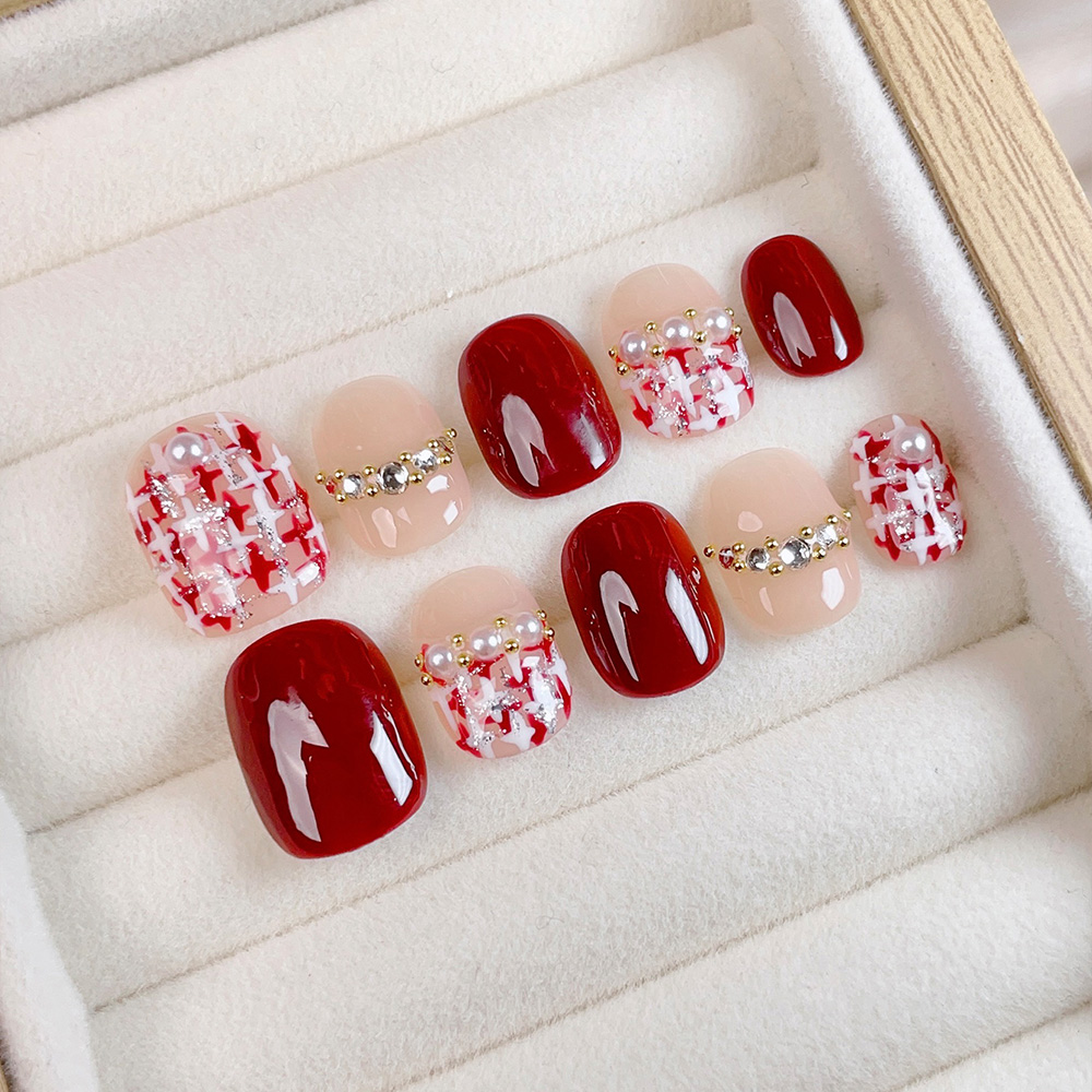 10 قطع من الأظافر الاصطناعية ا - مراجعة Nail Art Red وسعره